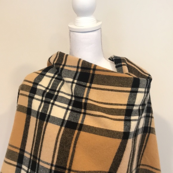 NWOT designer inspired super warm wrap - Picture 3 of 6